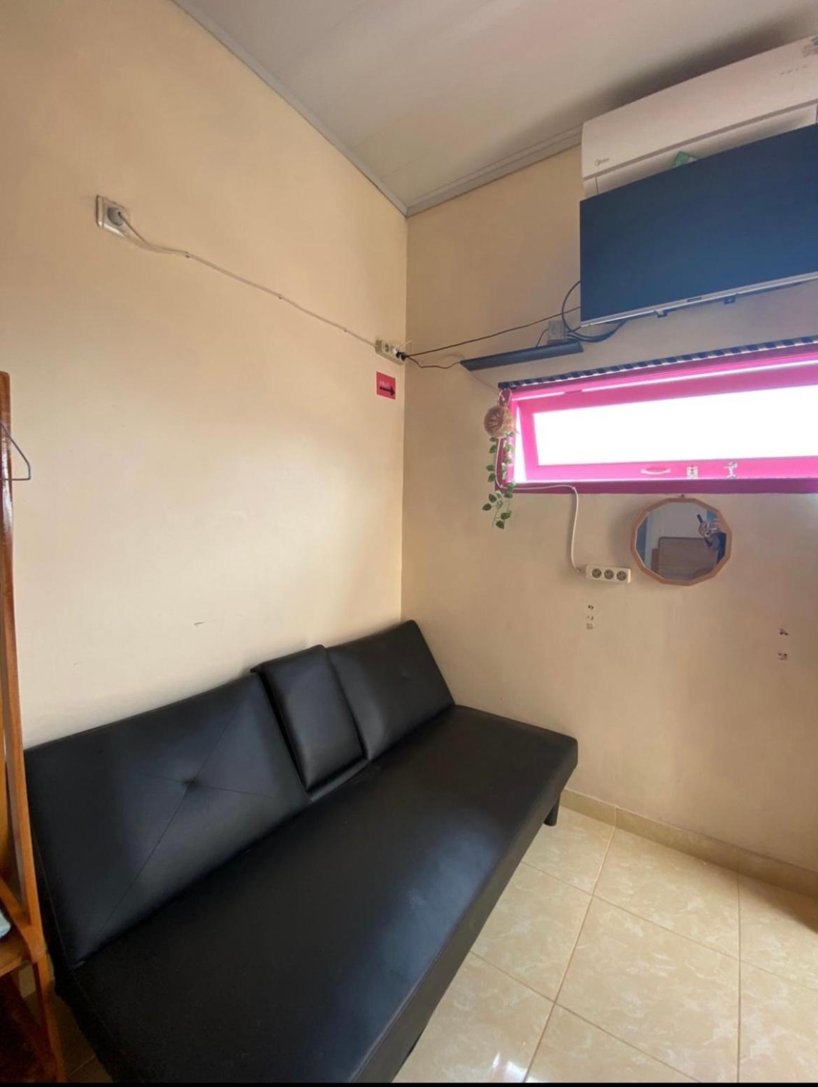 Et Malio Stay & Travel Malioboro Pusat Kota يوغياكارتا المظهر الخارجي الصورة