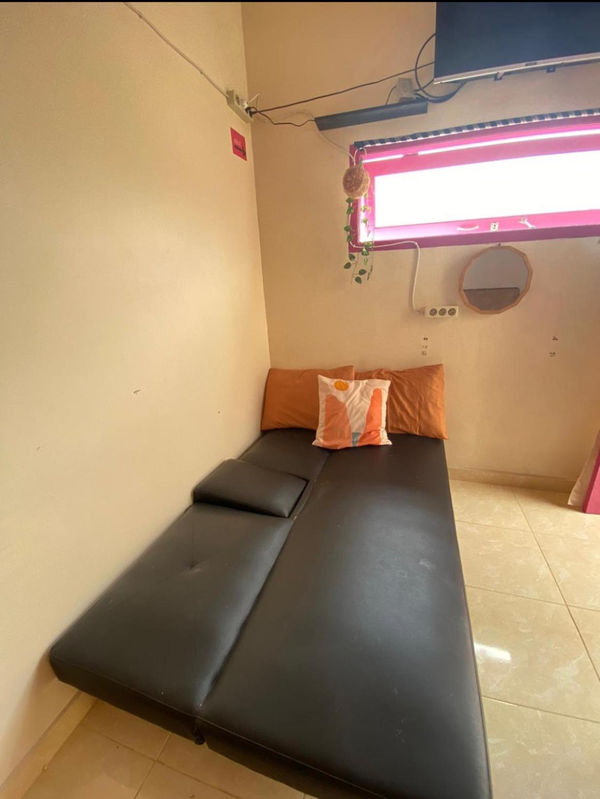Et Malio Stay & Travel Malioboro Pusat Kota يوغياكارتا المظهر الخارجي الصورة